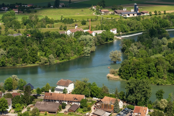 Das Wasserschloss bei Brugg von oben