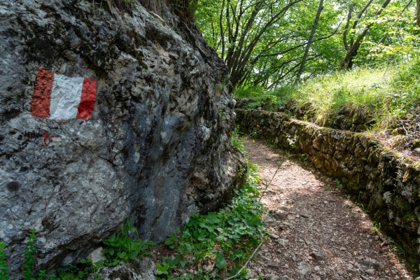 Vers les carrières d’Arzo