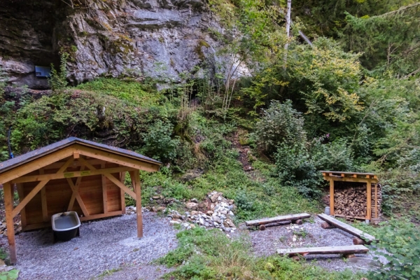 Schwefelbäder im Glarner Linthal 