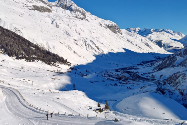 Wunderbare Wintersperre im Urserental