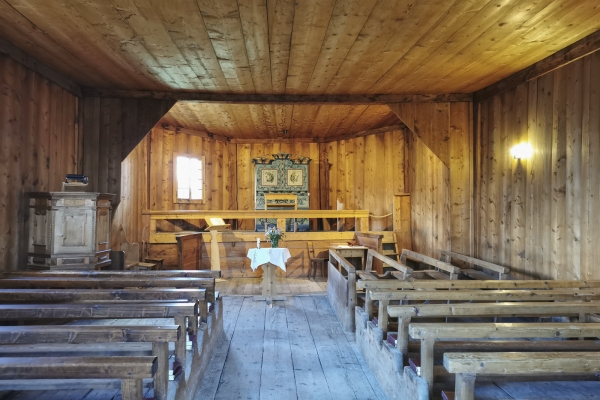 Zur Pilgerkirche oberhalb Savognin