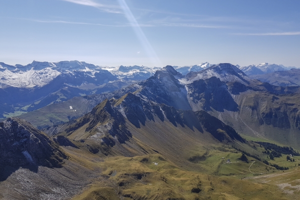 Vue au sommet dans le Diemtigtal