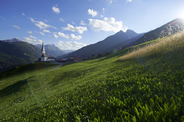 Eine Kulisse vom Piz Beverin bis zur Rheinschlucht