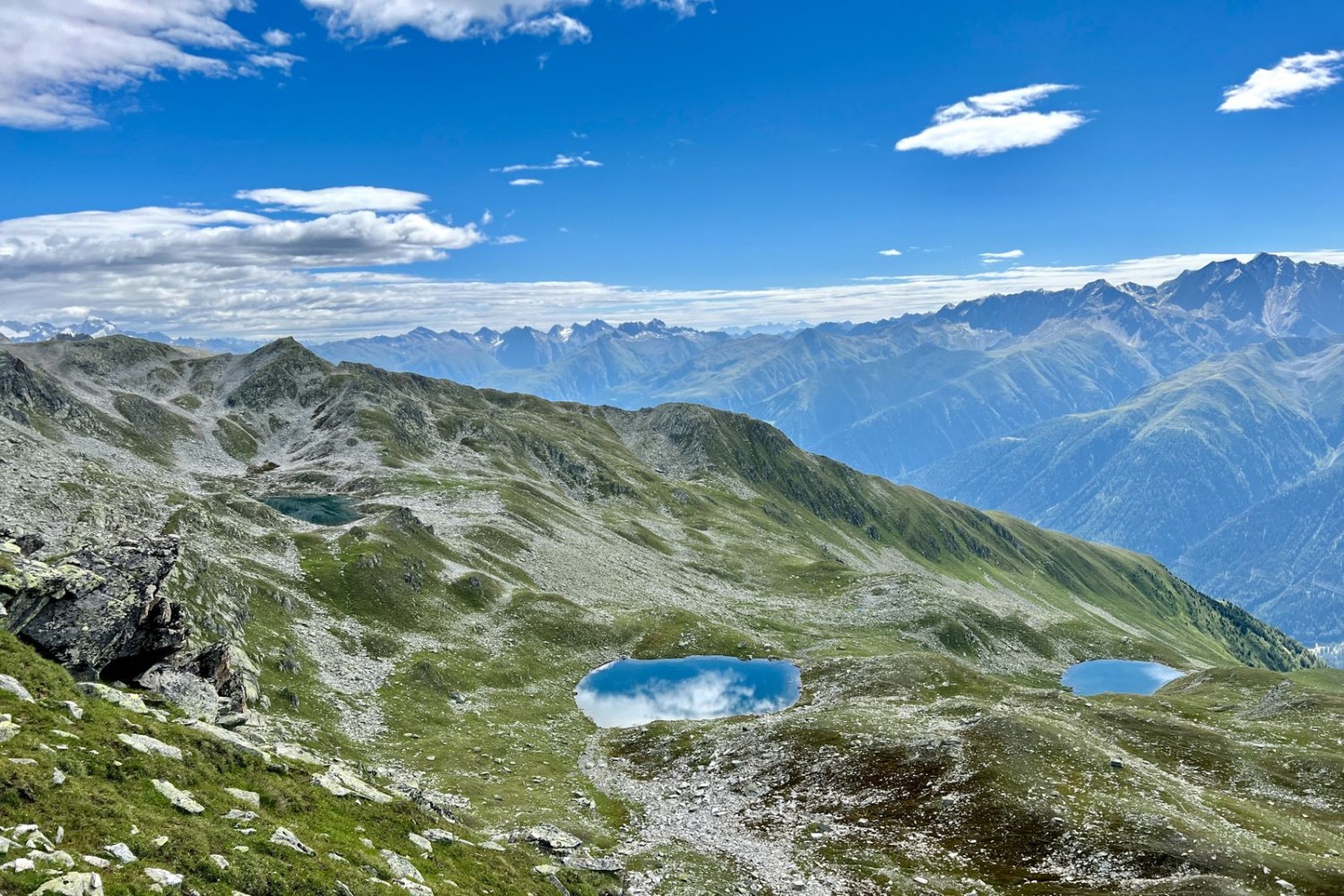 Blick auf den Lengsee, den Wirbulsee und den Mittelsee (von links nach rechts).