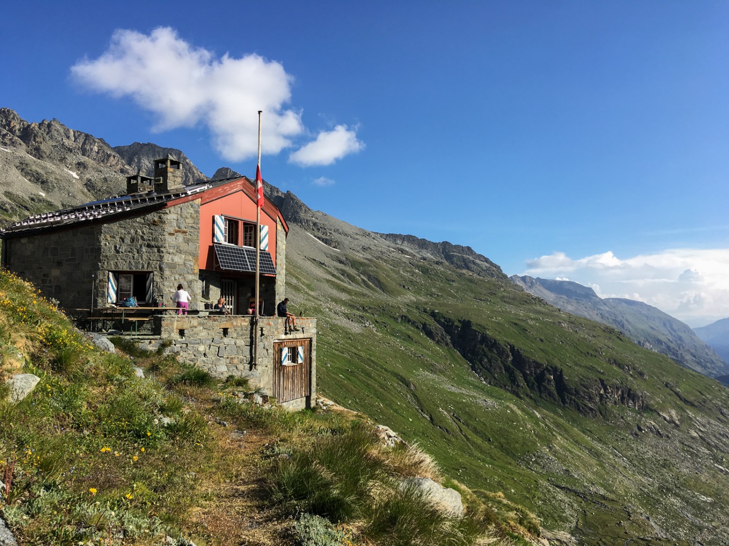 La cabane Chamanna Coaz: un fort au milieu des glaciers. Photo: Claudia Peter