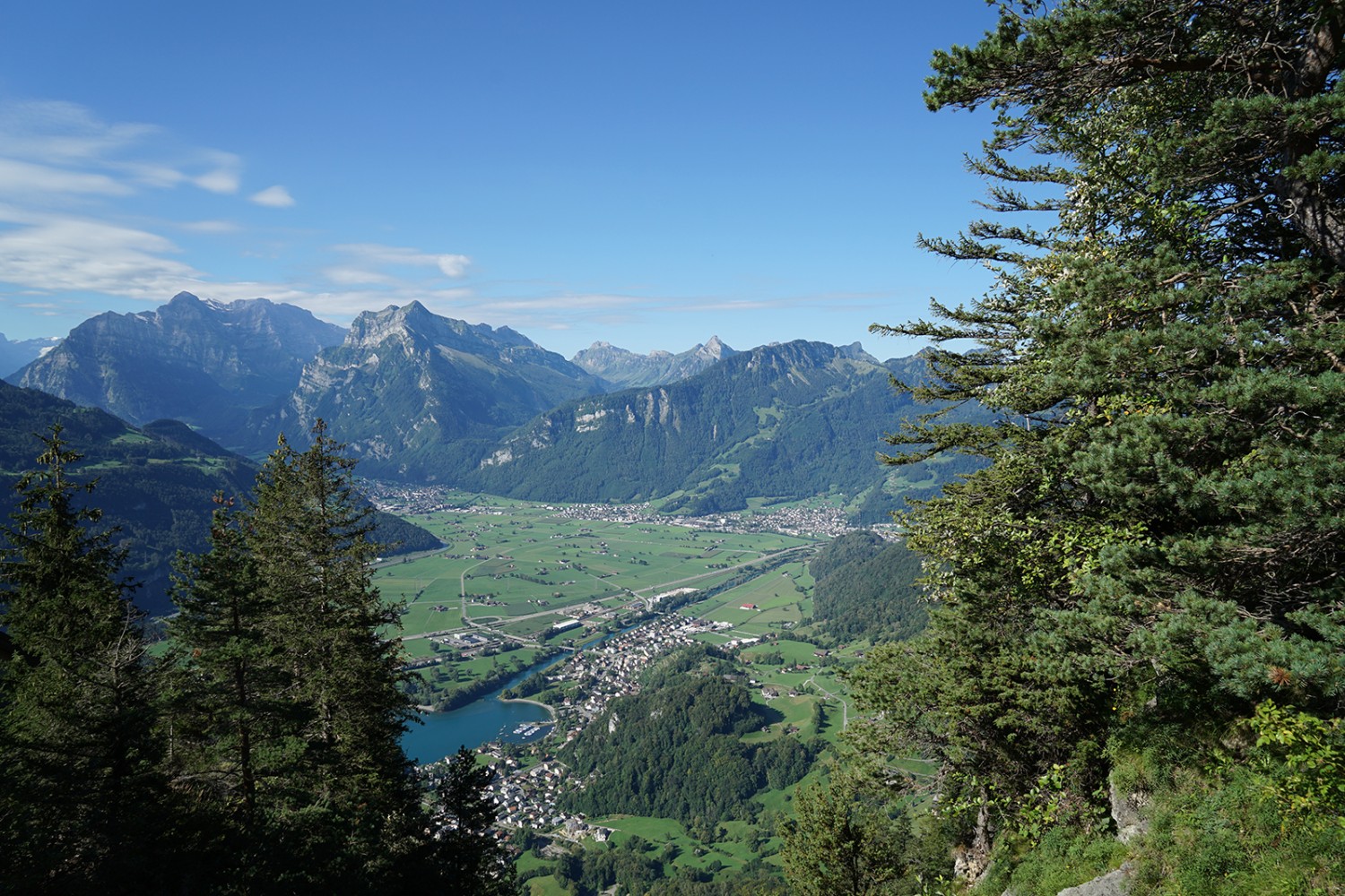 De Durschlegi, vue sur le Glärnisch, le Rautispitz, Niederurnen et Weesen.