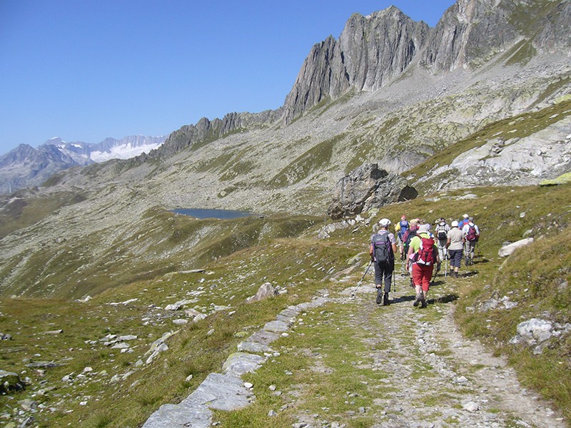 Un beau chemin d'altitude mène de la Fellilücke au Lutersee. Photo: Werner Nef