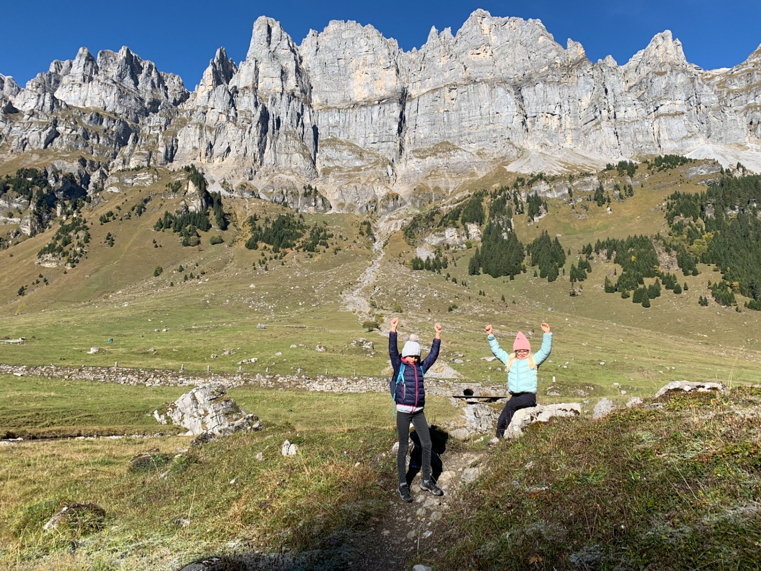 Die imposante Bergkulisse mit den Jegerstöck. Bild: Monika Leuenberger