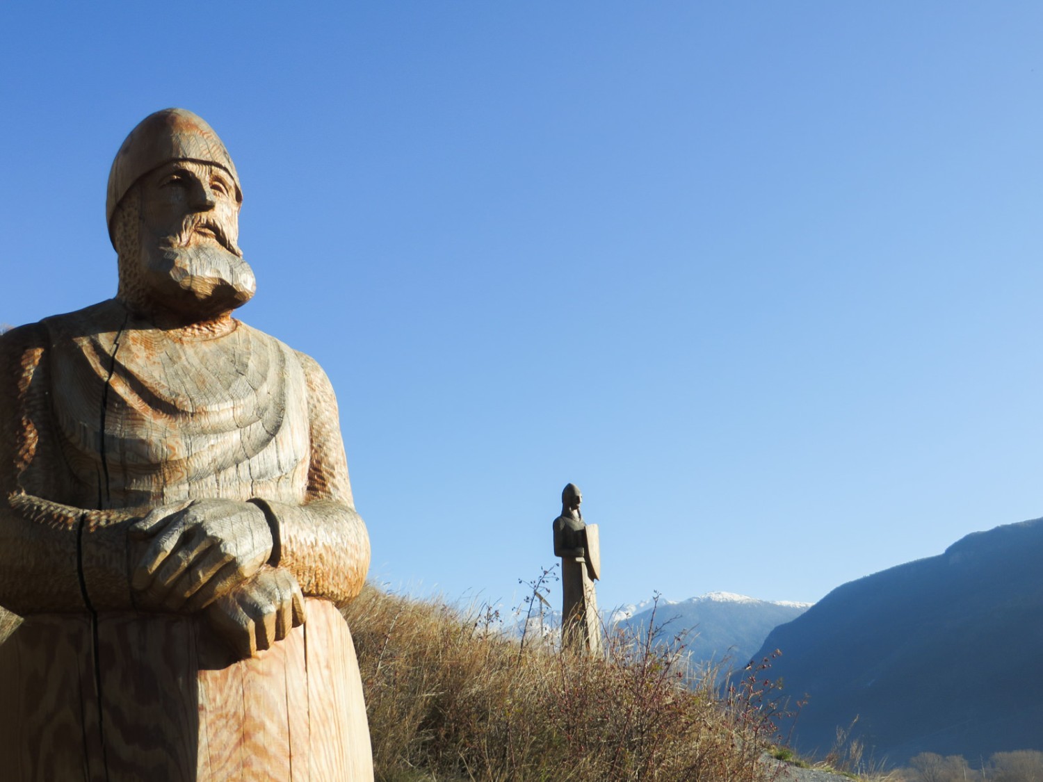 Des statues représentant d’anciens habitants du château. Photo: Sabine Joss