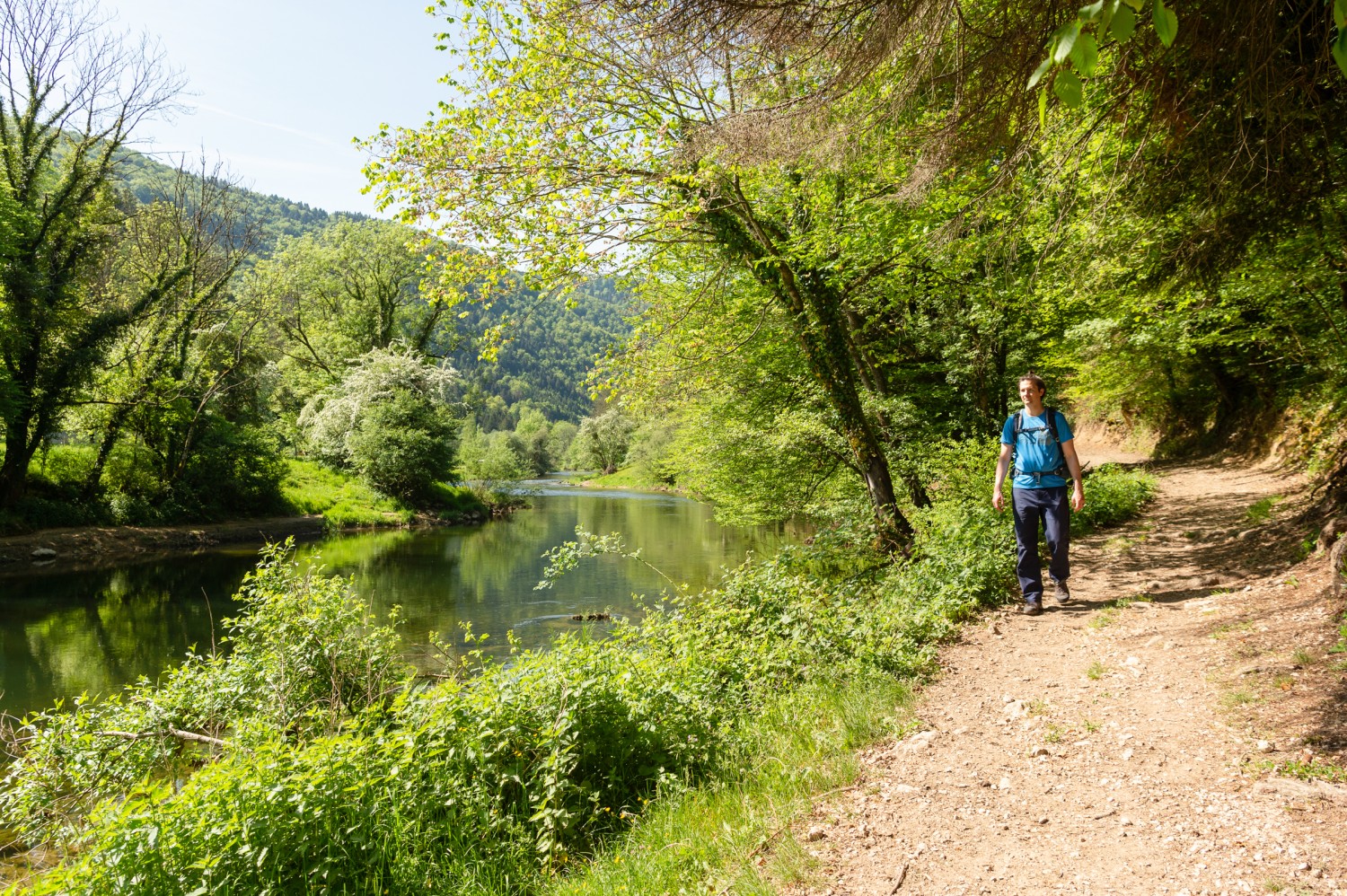 Die zweite Tagesetappe führt fast immer nahe am Doubs entlang. Bild Raja Läubli