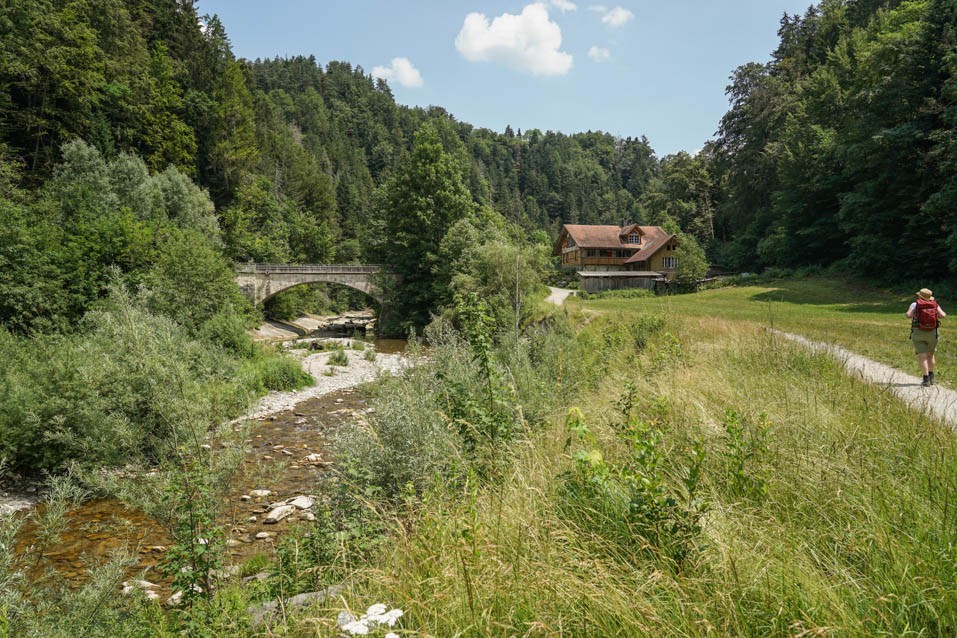 Le vieux pont enjambant la Schwarzwasser.