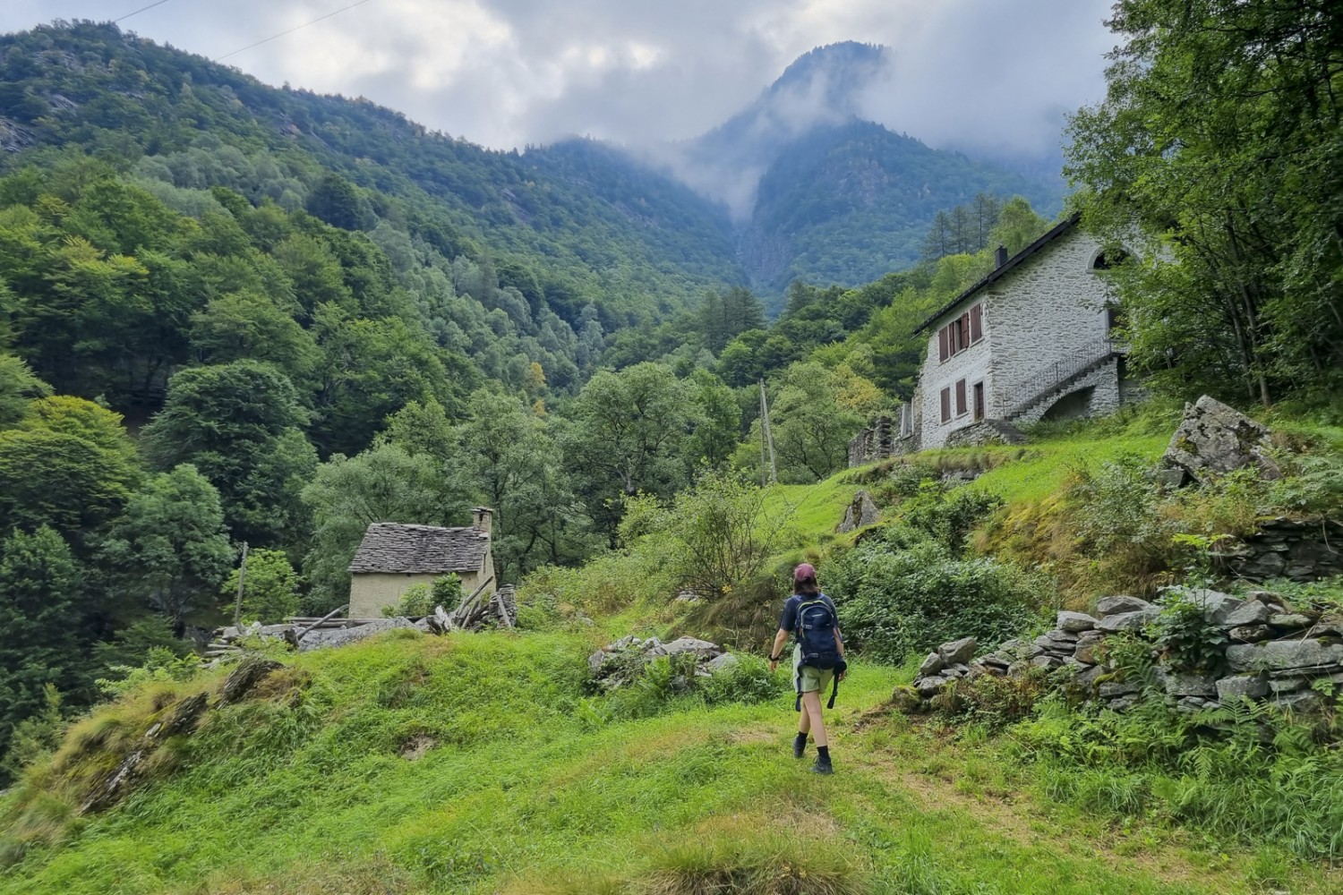 Stille im wilden Tal: Schon bald ist vom Grenzverkehr nichts mehr zu hören. Bild: Nathalie Stöckli