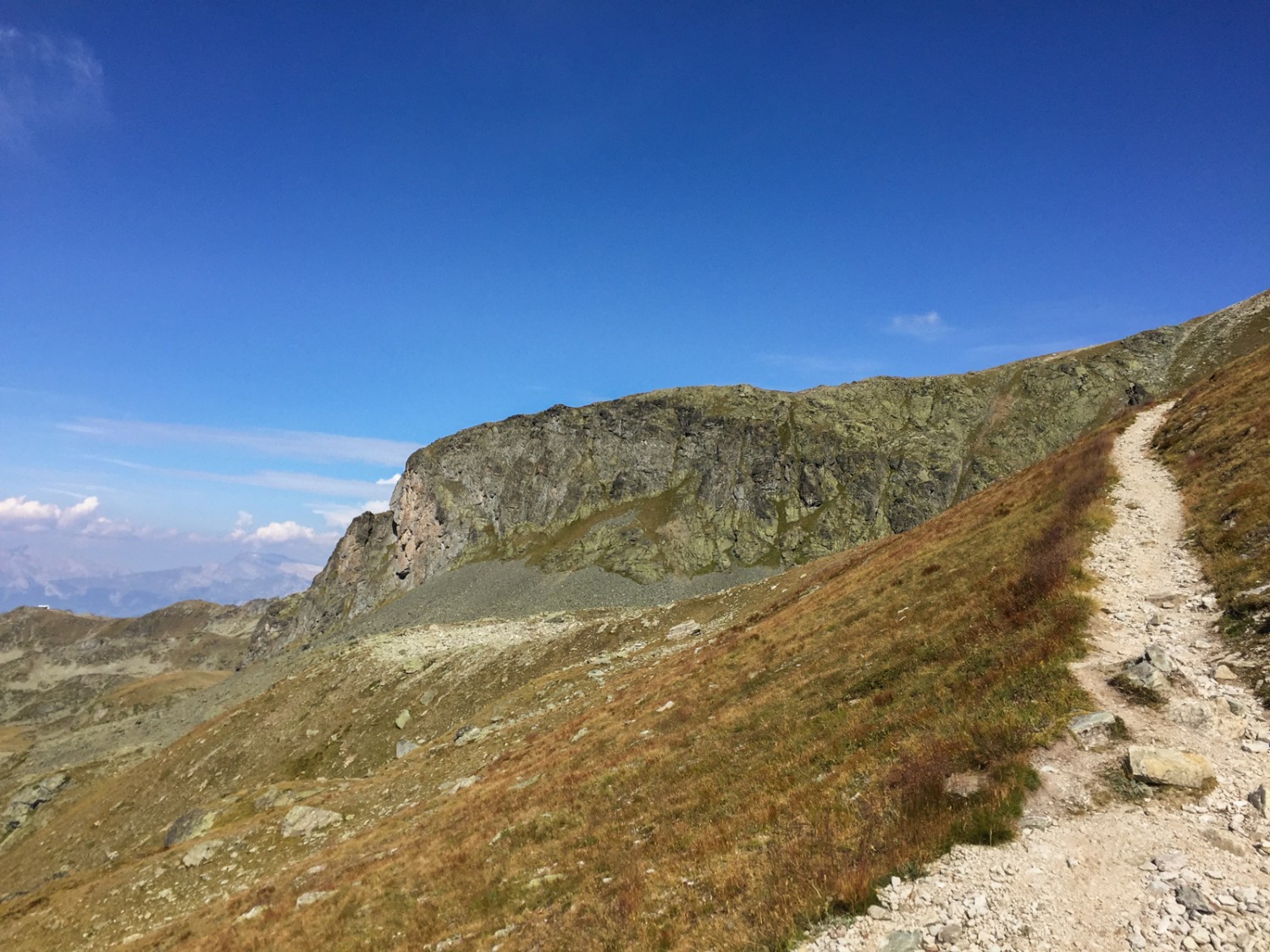 Steinig und streng geht es rauf zum Bella Tola.