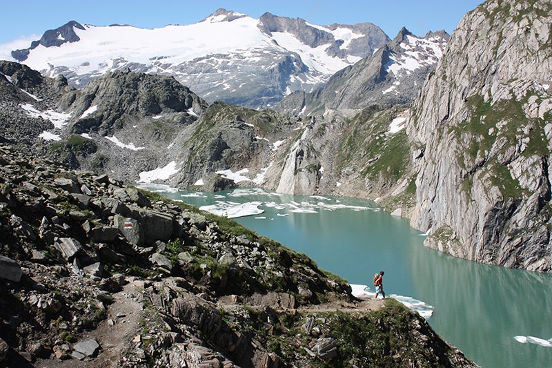 Le lago Sfundau et vue sur le Basòdino. Photo: Anne-Sophie Scholl