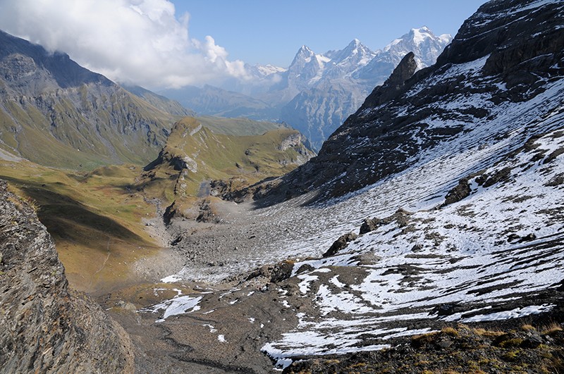 Ein Seitenarm des Sefinentals, gekrönt von Eiger, Mönch und Jungfrau. Bild: Fredy Joss