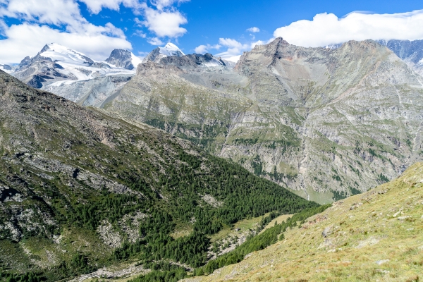 Nature sauvage au sud de Saas-Almagell