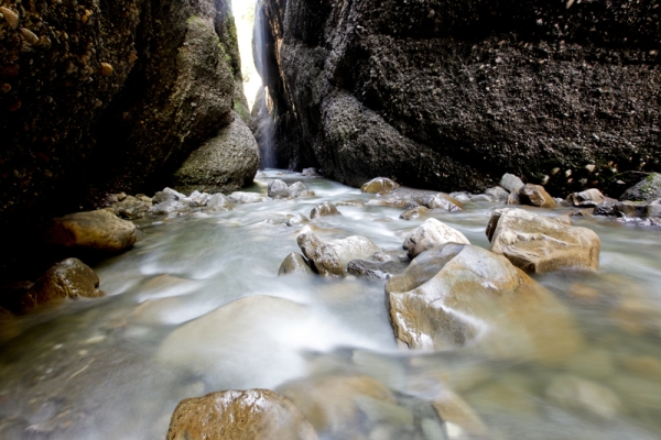 Gorges profondes et vieux tunnels