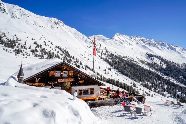 Randonnée hivernale avec vue panoramique