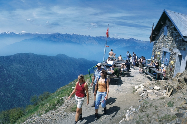 A nos pieds, la plaine de Magadino