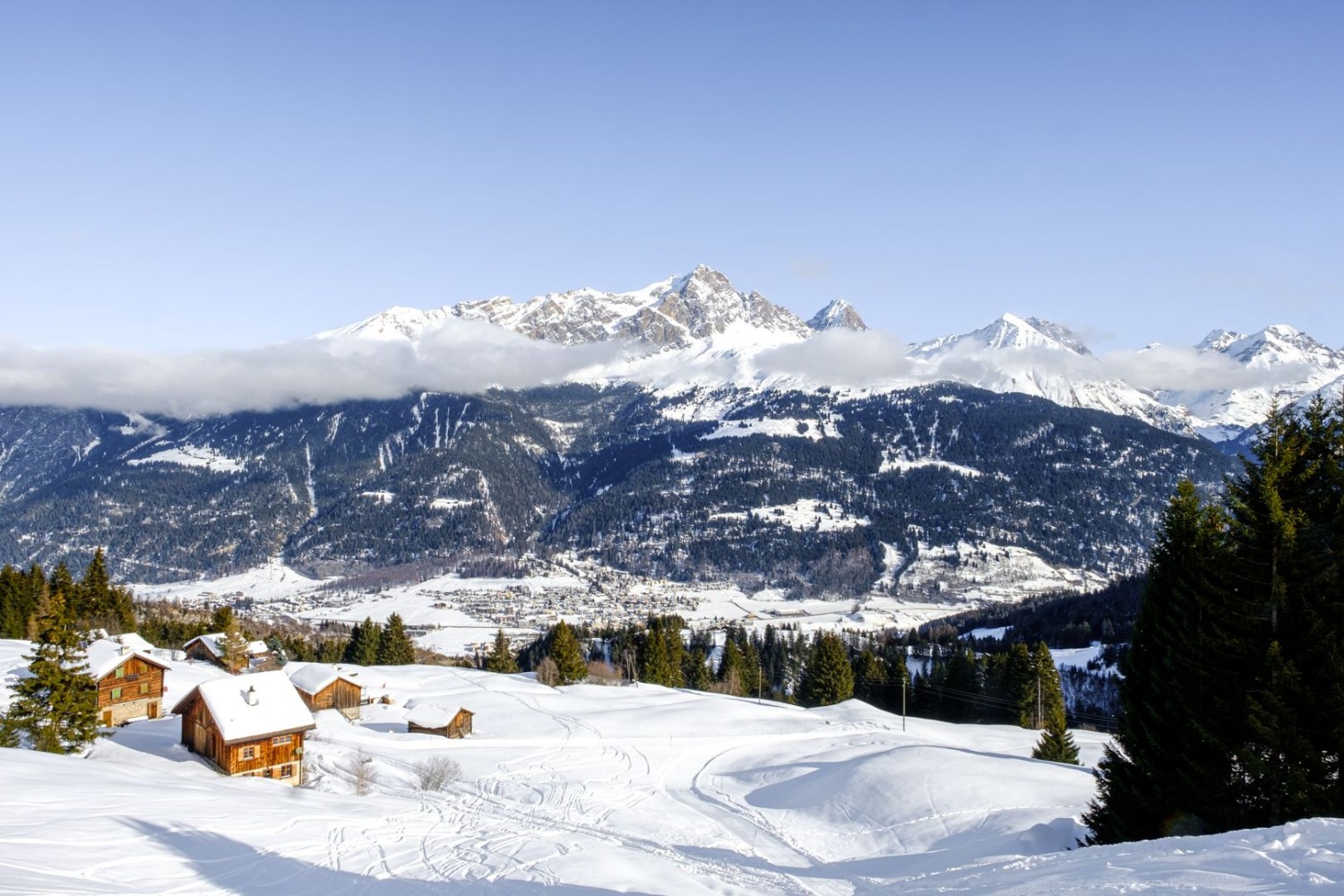 Au retour aussi, la vue sur Savognin et le Piz Mitgel est impressionnante.